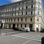 Hostel Tulip - Pokoj 5 Ze Wspolna Lazienka I Kuchnia