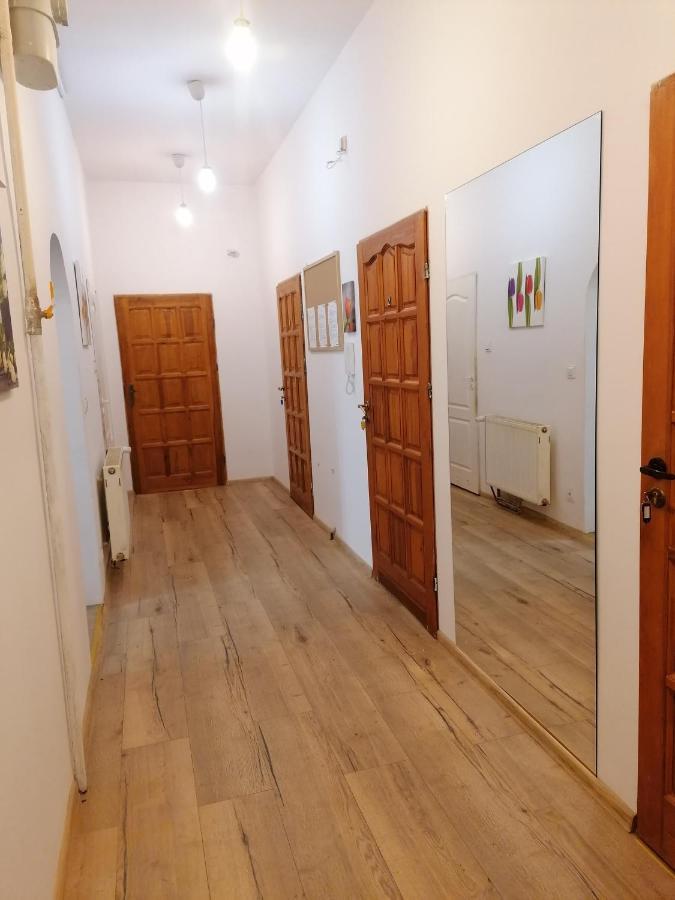 Apartment Tulip - 5 Ze Wspolna Lazienka I Kuchnia