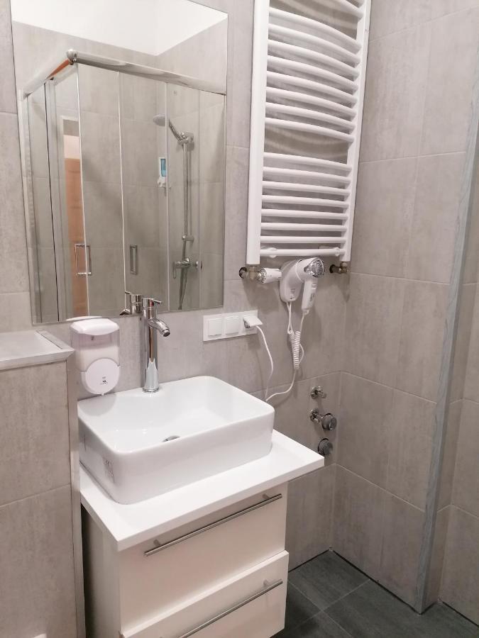 Apartment Tulip - 5 Ze Wspolna Lazienka I Kuchnia
