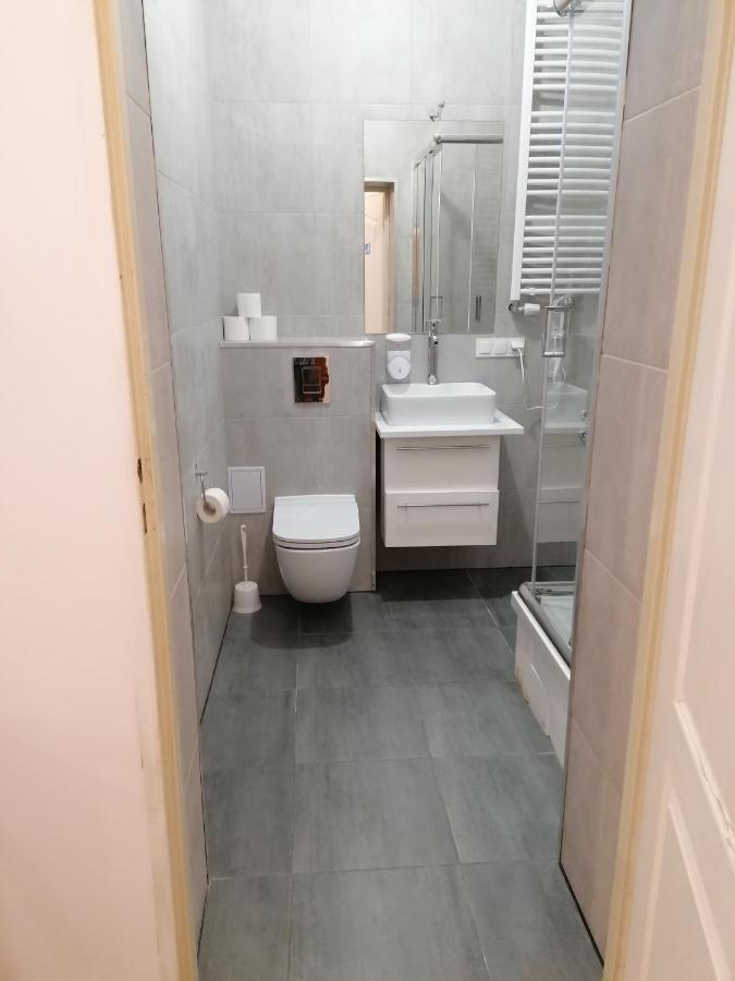 Apartment Tulip - 5 Ze Wspolna Lazienka I Kuchnia